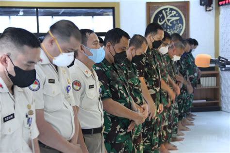 Shalat Ghaib Ladokgi R.E. Martadinata digelar untuk mengenang kepergian ...