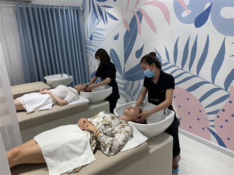 Lần đầu bật mí tiệm nail ruột của hot mom con Minh Hà và nhiều người đẹp người mẫu hot girl