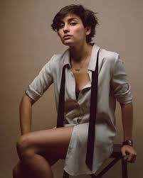 10 Hot Sexy Jackie Abbott Bikini Pics