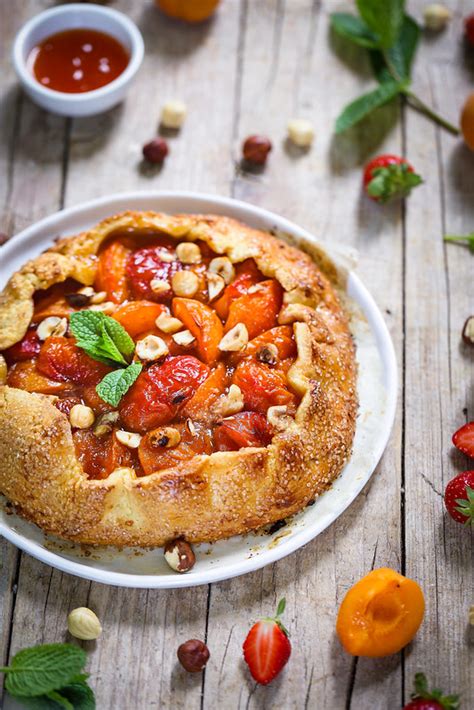 Tarte rustique abricots noisettes Recette d été facile et sans moule