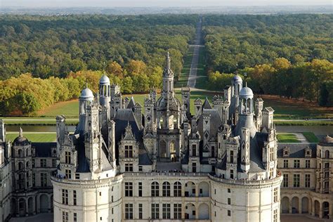 Château de Chambord in France 🏰🇫🇷 | GuideTourism