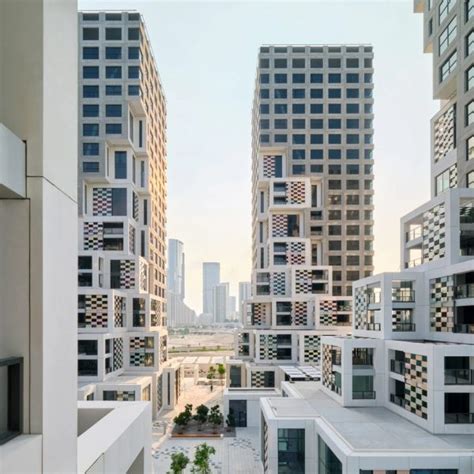 MVRDV Creates 600 Metre Long Walkway That Bridges Rotterdam Roofs