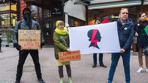 Protest w Sopocie Justynie grożą trzy lata za pomocnictwo w aborcji