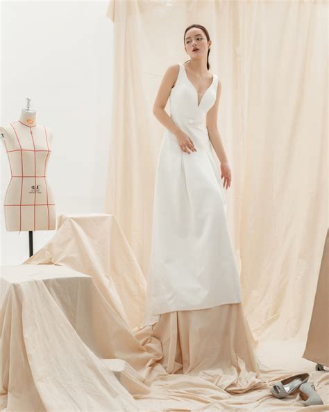 Soft V Neckline Laces And Satin Modify Aline Wedding Dress Gwm1858