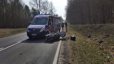 Wypadek na DK nr 11 koło Szczecinka Motocyklista ranny zdjęcia