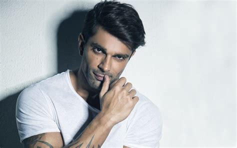 Karan Singh Grover Hot