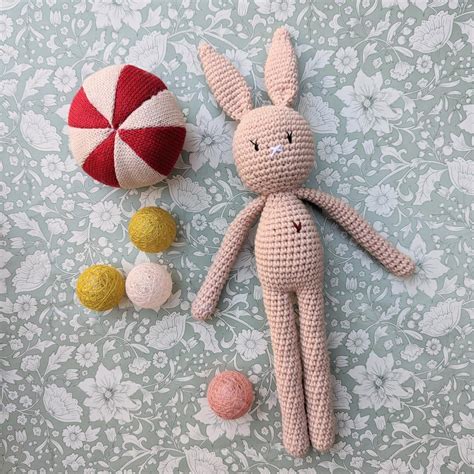 Doudou Lapin En Crochet Les Fils