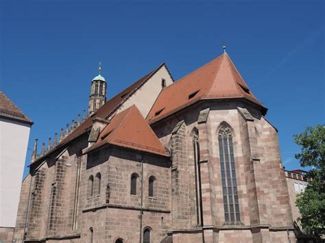 Iglesia frauenkirche de nuestra señora en nuremberg Foto Premium