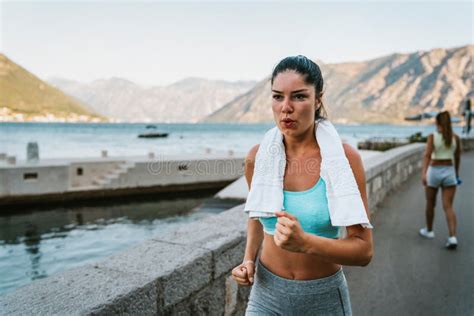 Estilo De Vida Saud Vel Esporte Pessoas Conceito Mulher Feliz Se