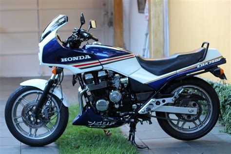 História Cbx 750 7 Galo A Maior Vedete Dos Anos 80 E 90 A Moto