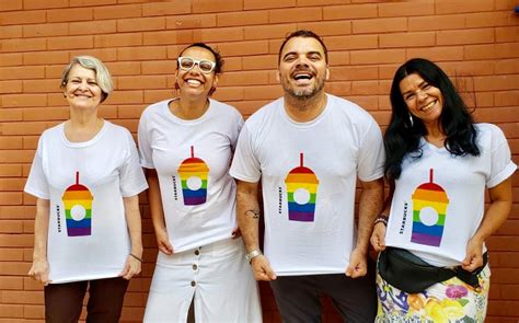 Starbucks Do Rio Vende Camisetas Arco Ris Para Apoiar Parada Guia Gay S O Paulo