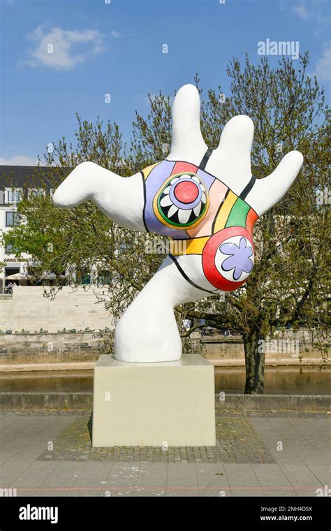 Nana Statues Sculptures Niki De Saint Phalle Leibnizufer Hanover