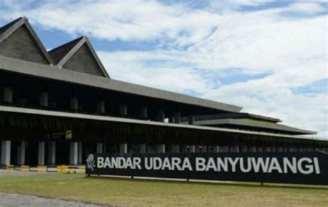 Terkena Sebaran Abu Vulkanik Gunung Raung Bandara Banyuwangi Ditutup