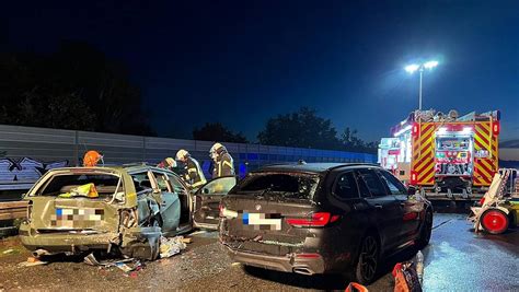 Massenkarambolage Auf A Bei G Tersloh Autos Beteiligt Neun