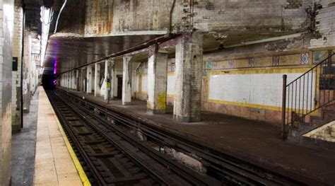 Underground Tour of the New York City Subway in New York: Book Tours ...