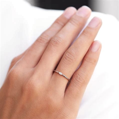 Minimalist Diamond Ring In White Gold Klenota