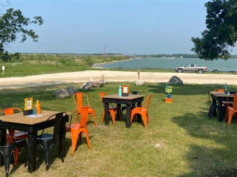 Couple open 'dream' food truck to meet, feed hungry campers at Lake ...