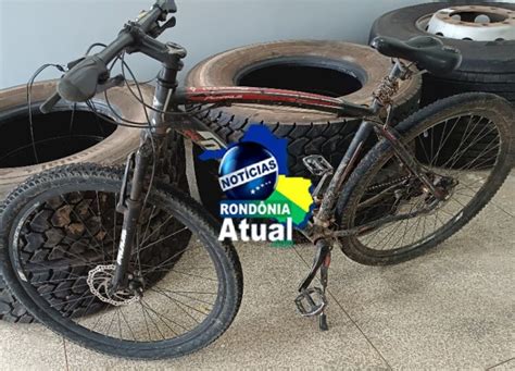 Durante Caminhada Matinal Homem Avista Bicicleta Abandonada Em Matagal