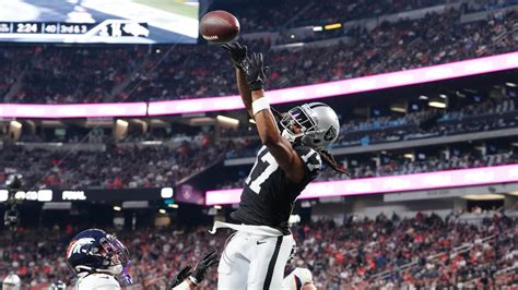 Las Vegas Raiders Star WR Davante Adams Looking To Have A Bounce Back Year