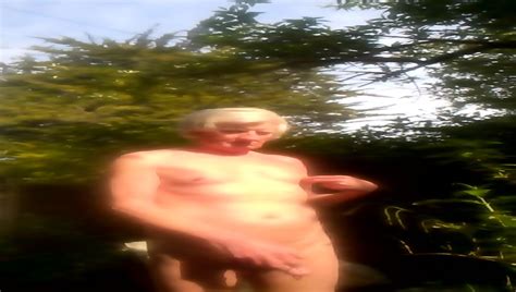 Outdoors Nude Wank 19 5 23