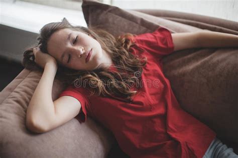 Portrait D Une Jeune Fille Triste L Air R Fl Chi Image Stock Image