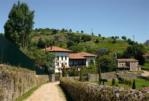 Pueblos Bonitos Cerca De Cangas De On S Gu A Exploradora