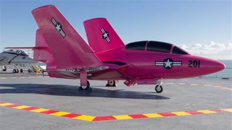 A U.S. fighter jet gets painted hot pink | Mashable