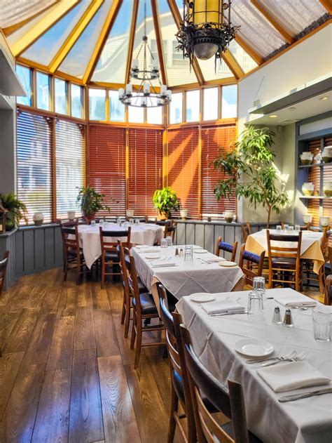 Commuters are reacting to the unpredictable weather port jefferson ny 9