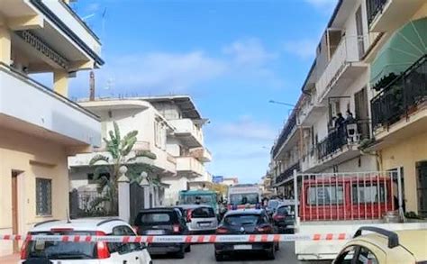 Dramma Familiare In Calabria Giovane 23enne Uccide Il Padre A