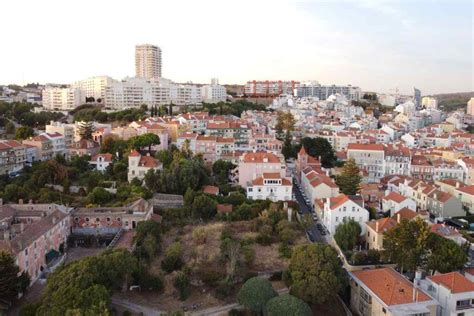 Morar Em Oeiras Saiba Como A Cidade Vizinha De Lisboa