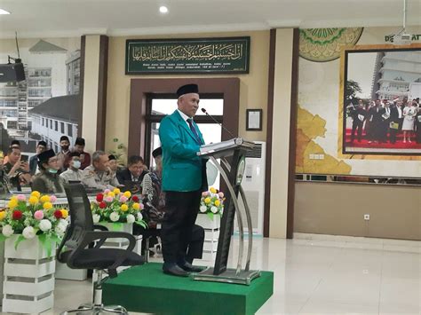 KH Marzuki Mustamar Resmi Peroleh Gelar Doktor di Unisma | Universitas ...