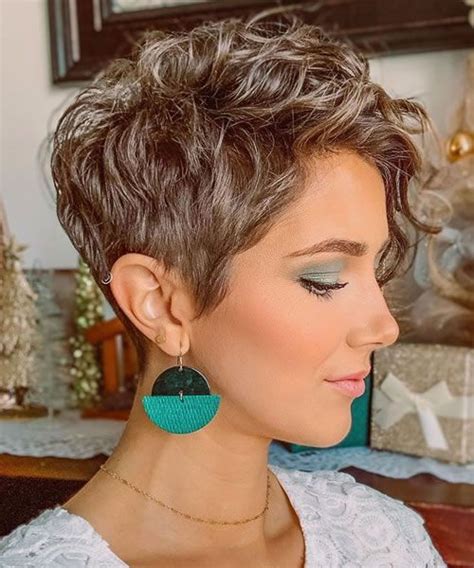 Short Hair Cuts For Curly Hair 2021 Get Trendy Curls With These Chic