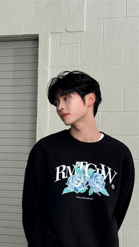 Sung Hanbin Zb1 Wallpaper Hanbin Boyfriend Pictures Cute Gay