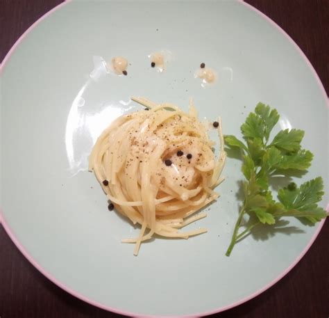 Pasta Cacio E Pepe Con Pecorino Romano E Pepe Nero