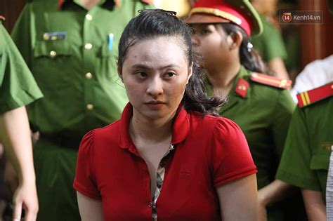 Ngày thứ xét xử Văn Kính Dương và người tình hot girl Ngọc Miu Các bị cáo liên tục quay lại