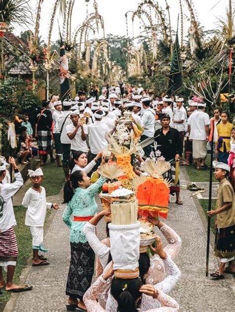 10 Contoh Ucapan Selamat Hari Raya Galungan Untuk Teman Kekasih Dan