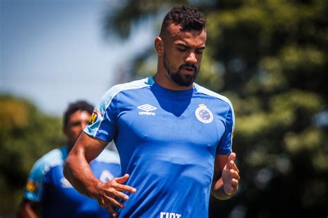 Confirmado no Cruzeiro Fabrício Bruno avalia características do Emelec