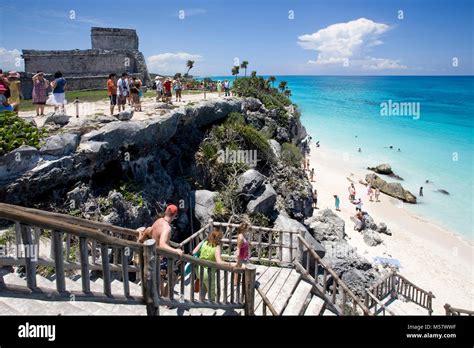 Hermosa playa a ruinas mayas la Zona Arqueológica de Tulum Tulum