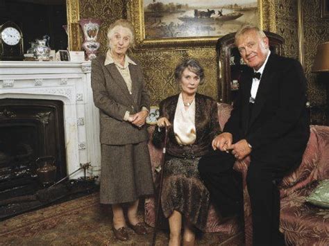 Joan Hickson Jean Simmons And Joss Ackland In Bbc They Do It With