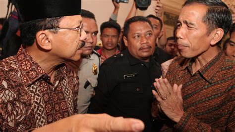 Jokowi Ahok Perkenalkan Diri Ke Balai Kota Dki