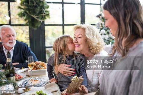 Grandma And Grandpa Kissing Stockfotos En Beelden Getty Images