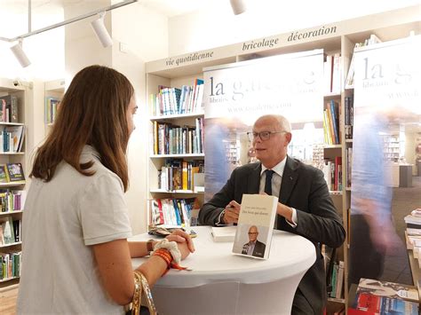 Au Havre Édouard Philippe attire la foule avec son nouveau livre