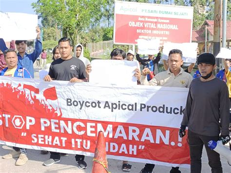 Aliansi Pemuda Dan Masyarakat Sungai Sembilan Gelar Aksi Demo Di PT SDS