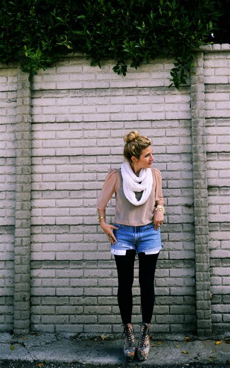 Outfit Nude Shells Floral Denim Bun Mr Kate