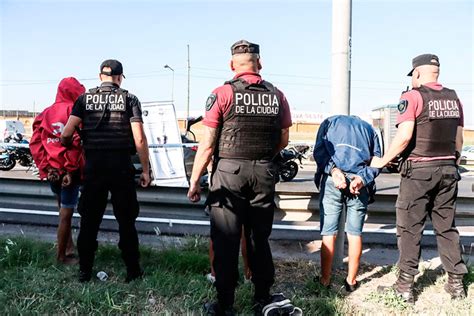 Un Joven Y Dos Adolescentes Detenidos Tras Un Robo Tiros Y Persecución En Puente La Noria