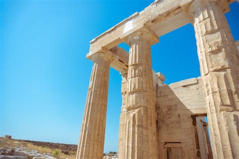 Cerca De Las Antiguas Ruinas Griegas Foto Premium