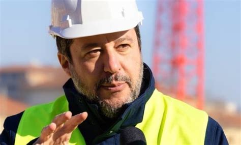 Salvini lancia il salva case per regolarizzare le piccole difformità