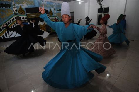 KESENIAN TARI SUFI ANTARA Foto