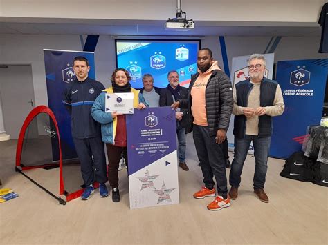 REMISE LABELS FUTSAL ET FÉMININ DISTRICT DE L ESSONNE DE FOOTBALL