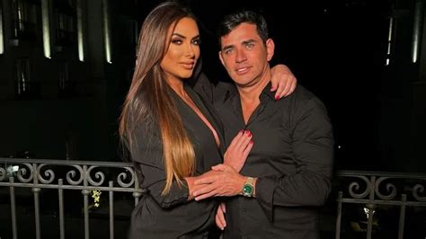 Nicole Bahls Revela Que Est Comprometida Novamente Apenas O Come O